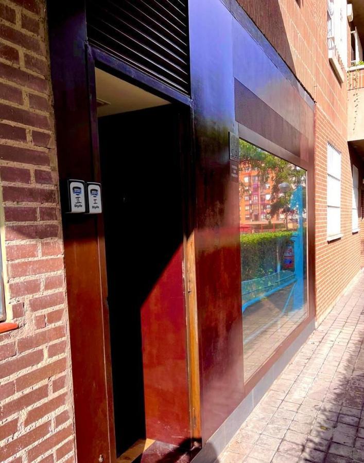 Homeabout Madrid Rio Apartment Екстериор снимка